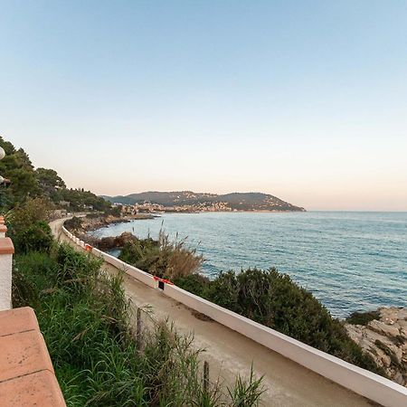 C22 Beachfront Villa - Spa Bath, Pool, Private Beach, Parking Free Andora Екстер'єр фото