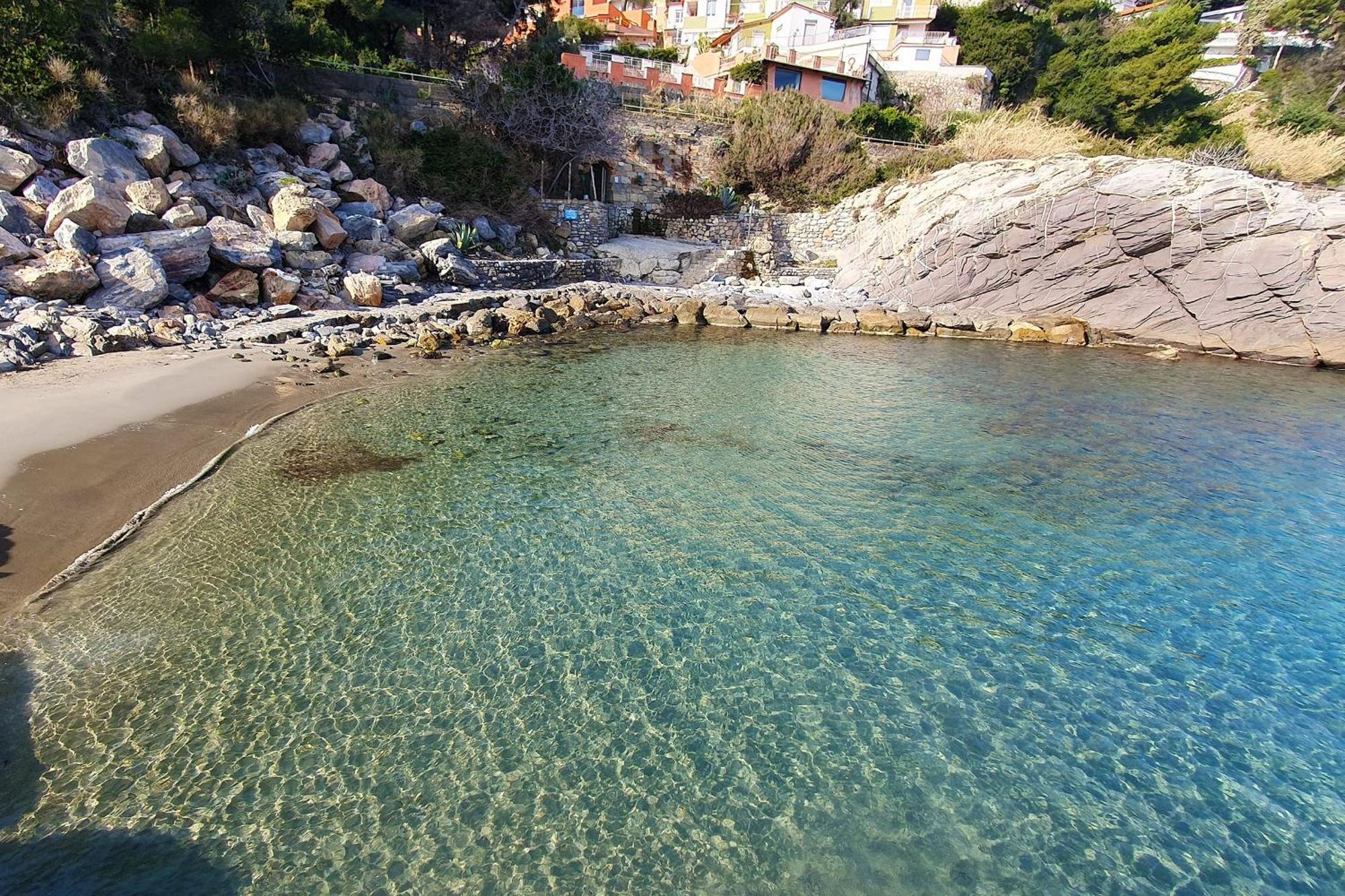 C22 Beachfront Villa - Spa Bath, Pool, Private Beach, Parking Free Andora Екстер'єр фото