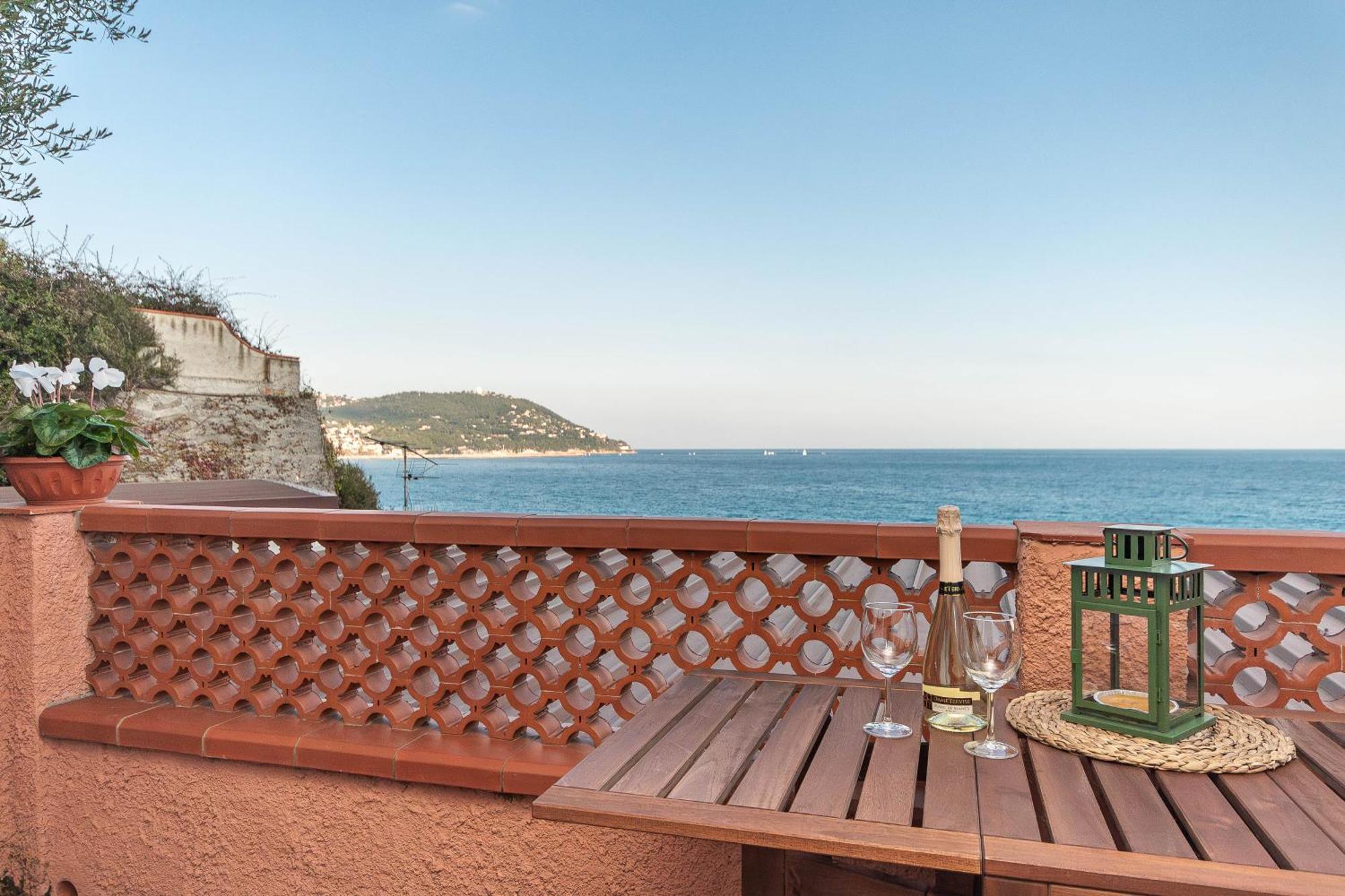 C22 Beachfront Villa - Spa Bath, Pool, Private Beach, Parking Free Andora Екстер'єр фото