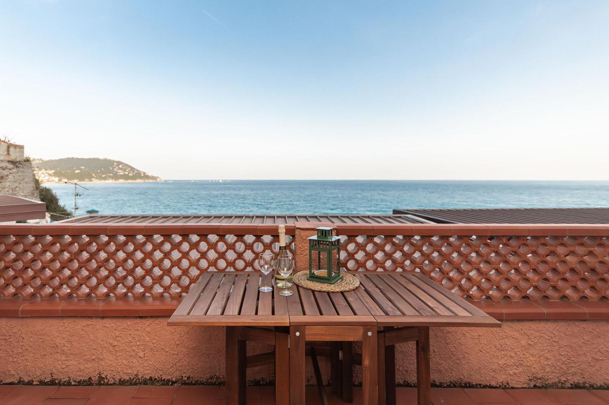 C22 Beachfront Villa - Spa Bath, Pool, Private Beach, Parking Free Andora Екстер'єр фото
